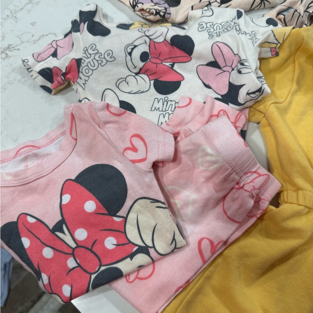 2T Minnie Mouse bundle - Picture 3 of 4
